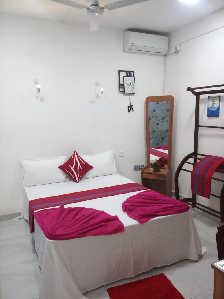Wish Residence Seaside, Near Durdans & Vasan Eye Care Hospital, Colombo 3 Ngoại thất bức ảnh